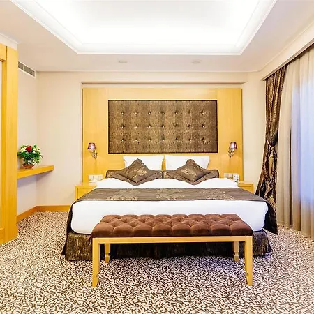 מלון Grand Pasha Luxury & Casino