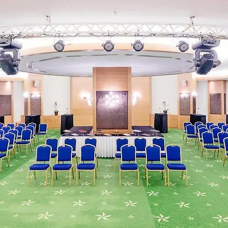 Grand Pasha Luxury & Casino מלון