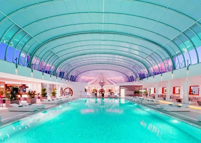 ホテル Grand Pasha Luxury & Casino